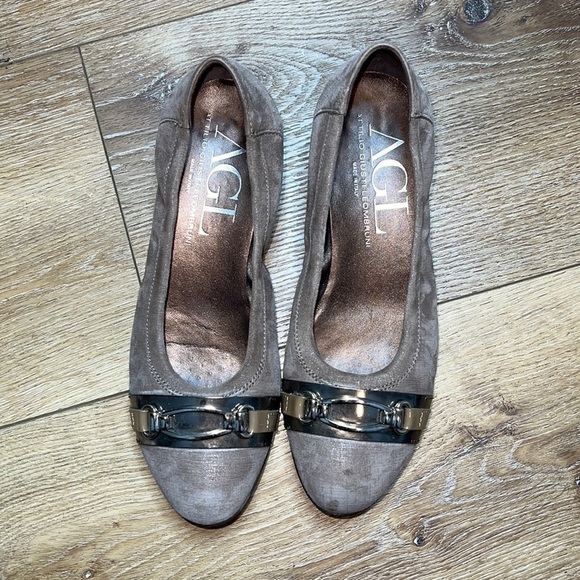 AGL Attilio Giusti Leombruni Tan Suede Wedge Flats Size 39/9 - Picture 1 of 9